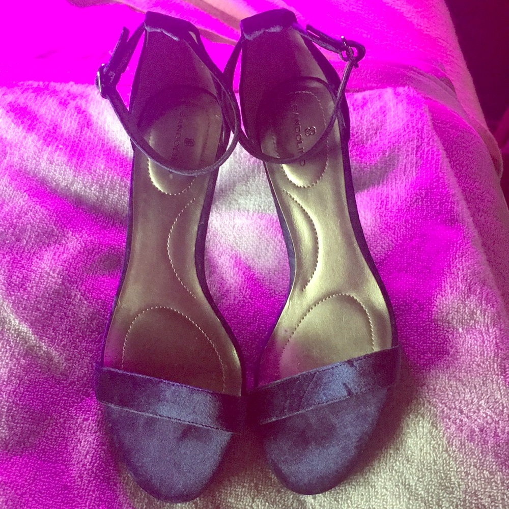 Bandolino blue velvet heels